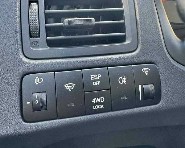 Серый Хендай Туксон, объемом двигателя 2 л и пробегом 48 тыс. км за 11800 $, фото 8 на Automoto.ua