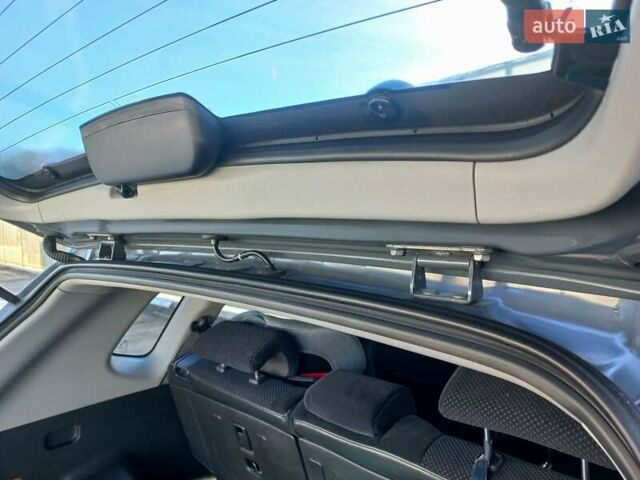 Серый Хендай Туксон, объемом двигателя 1.99 л и пробегом 207 тыс. км за 8000 $, фото 7 на Automoto.ua