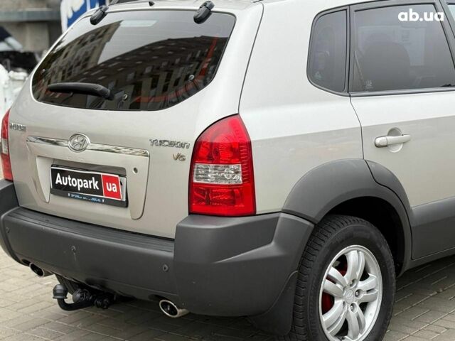 Сірий Хендай Туксон, об'ємом двигуна 2.7 л та пробігом 210 тис. км за 9290 $, фото 6 на Automoto.ua