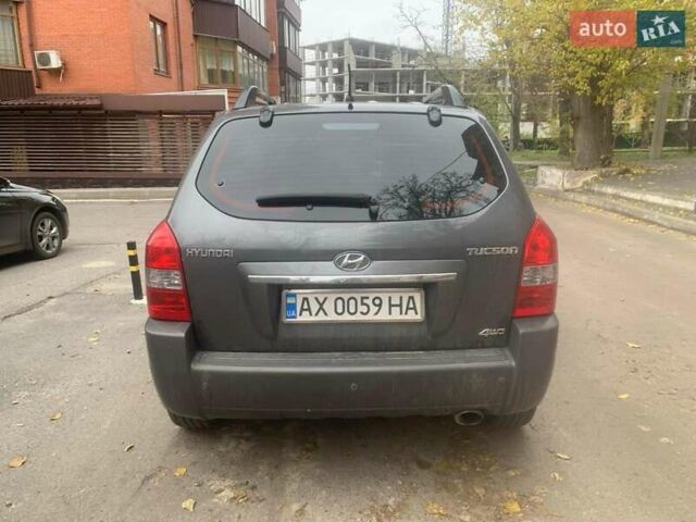 Сірий Хендай Туксон, об'ємом двигуна 1.98 л та пробігом 190 тис. км за 8800 $, фото 5 на Automoto.ua