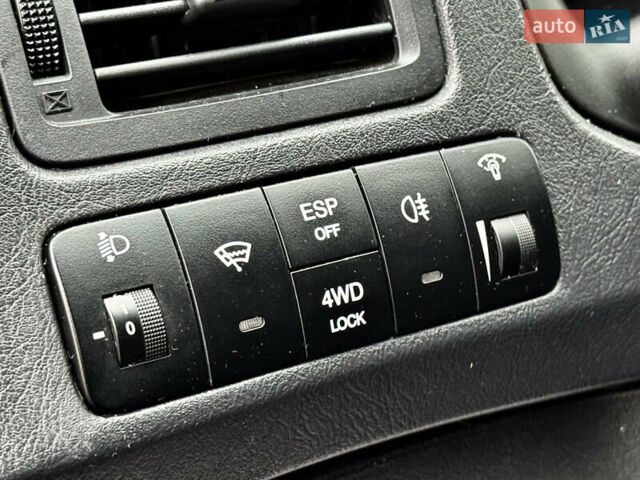Сірий Хендай Туксон, об'ємом двигуна 2 л та пробігом 213 тис. км за 8500 $, фото 22 на Automoto.ua