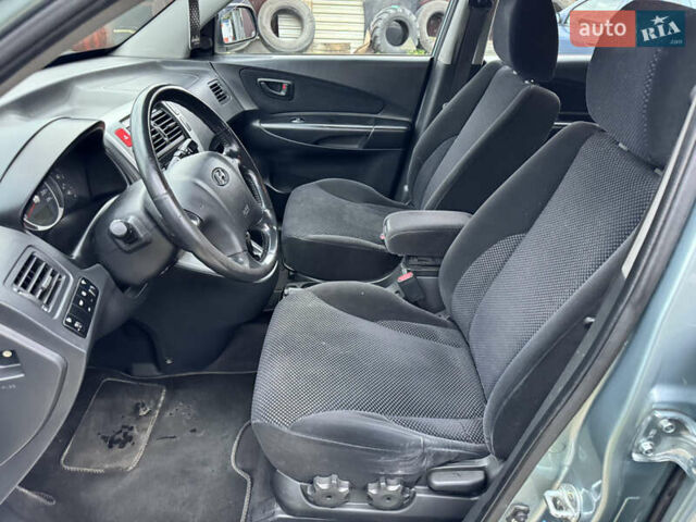 Хендай Туксон 2008 в Новой Ушице на Automoto.ua Серый Хендай Туксон, объемом двигателя 1.98 л и пробегом 229 тыс. км за 8200 $, фото 28 на Automoto.ua