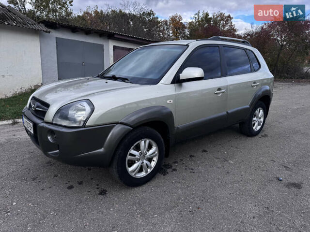 Серый Хендай Туксон, объемом двигателя 2 л и пробегом 228 тыс. км за 6900 $, фото 11 на Automoto.ua
