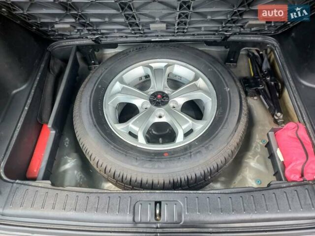 Серый Хендай Туксон, объемом двигателя 1.99 л и пробегом 207 тыс. км за 8000 $, фото 17 на Automoto.ua