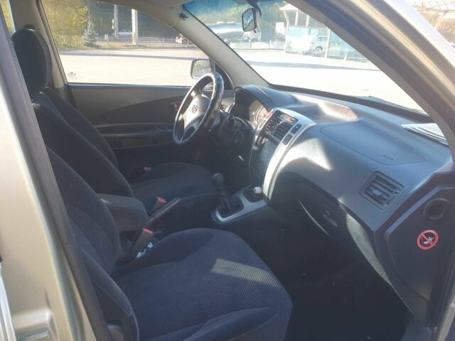 Хендай Туксон 2008 у Тернополі на Automoto.ua Сірий Хендай Туксон, об'ємом двигуна 2 л та пробігом 186 тис. км за 6600 $, фото 15 на Automoto.ua