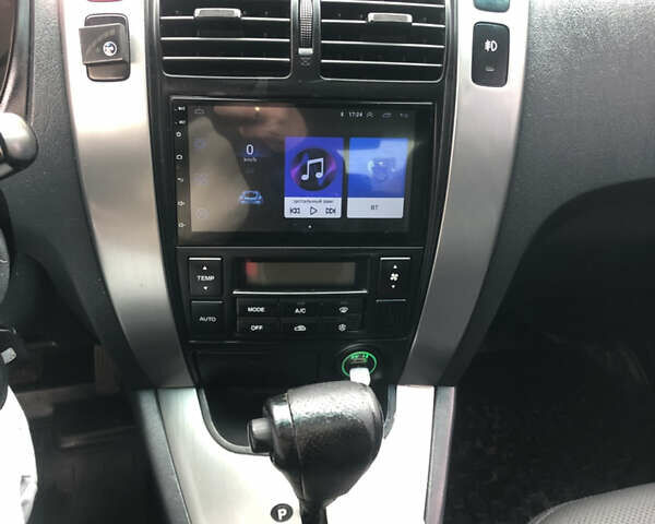 Хендай Туксон 2008 в Лубнах на Automoto.ua Серый Хендай Туксон, объемом двигателя 2.7 л и пробегом 247 тыс. км за 7200 $, фото 5 на Automoto.ua