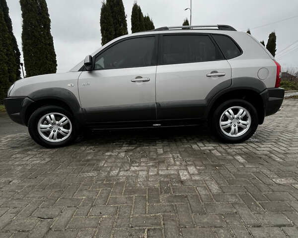 Сірий Хендай Туксон, об'ємом двигуна 1.98 л та пробігом 36 тис. км за 12800 $, фото 9 на Automoto.ua