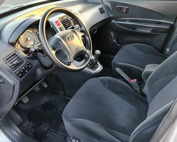 Хендай Туксон 2008 у Вінниці на Automoto.ua Сірий Хендай Туксон, об'ємом двигуна 1.98 л та пробігом 126 тис. км за 8350 $, фото 7 на Automoto.ua
