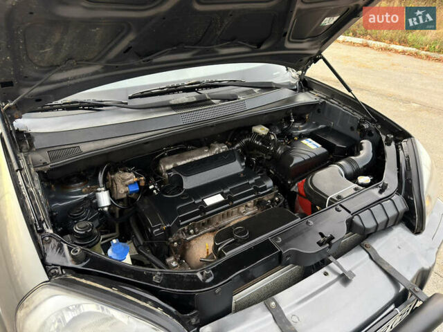 Хендай Туксон 2008 у Мене на Automoto.ua Сірий Хендай Туксон, об'ємом двигуна 1.98 л та пробігом 242 тис. км за 7600 $, фото 23 на Automoto.ua