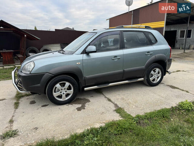 Хендай Туксон 2008 в Новой Ушице на Automoto.ua Серый Хендай Туксон, объемом двигателя 1.98 л и пробегом 229 тыс. км за 8200 $, фото 23 на Automoto.ua