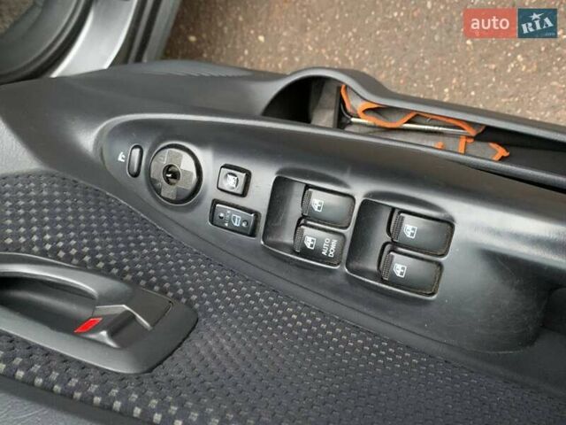 Сірий Хендай Туксон, об'ємом двигуна 1.98 л та пробігом 170 тис. км за 8800 $, фото 22 на Automoto.ua