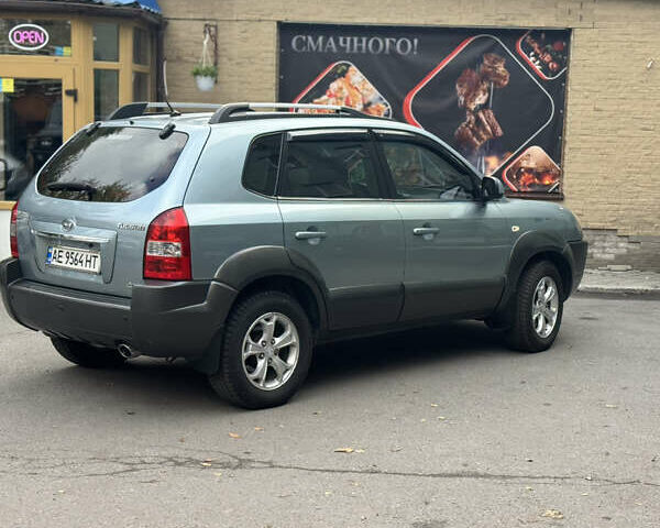 Хендай Туксон 2008 у Дніпро (Дніпропетровську) на Automoto.ua Сірий Хендай Туксон, об'ємом двигуна 1.98 л та пробігом 168 тис. км за 8200 $, фото 1 на Automoto.ua