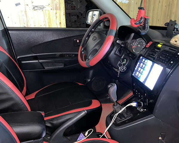 Сірий Хендай Туксон, об'ємом двигуна 2.02 л та пробігом 226 тис. км за 9200 $, фото 3 на Automoto.ua