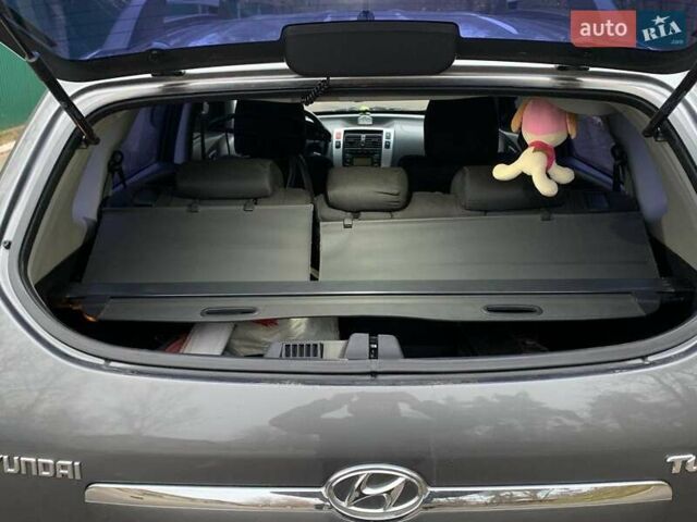 Сірий Хендай Туксон, об'ємом двигуна 1.98 л та пробігом 170 тис. км за 8800 $, фото 20 на Automoto.ua