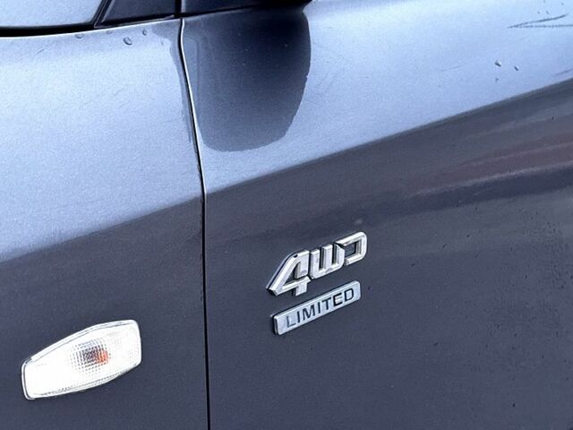 Сірий Хендай Туксон, об'ємом двигуна 2 л та пробігом 240 тис. км за 7850 $, фото 5 на Automoto.ua