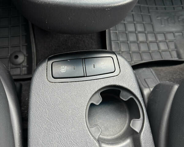 Хендай Туксон 2008 у Дніпро (Дніпропетровську) на Automoto.ua Сірий Хендай Туксон, об'ємом двигуна 1.98 л та пробігом 168 тис. км за 8200 $, фото 11 на Automoto.ua