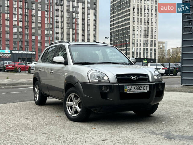 Хендай Туксон 2008 в Киеве на Automoto.ua Серый Хендай Туксон, объемом двигателя 2 л и пробегом 187 тыс. км за 7250 $, фото 9 на Automoto.ua