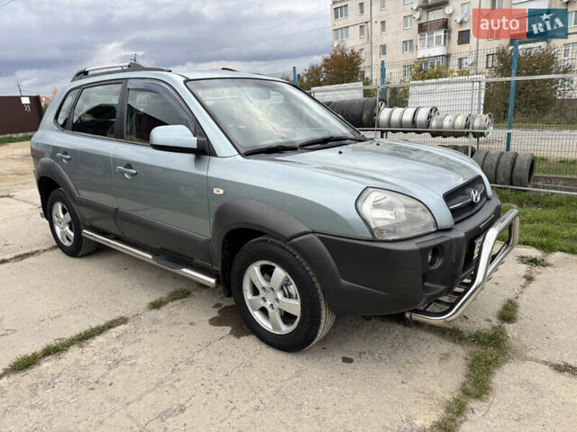 Хендай Туксон 2008 в Новой Ушице на Automoto.ua Серый Хендай Туксон, объемом двигателя 1.98 л и пробегом 229 тыс. км за 8200 $, фото 6 на Automoto.ua