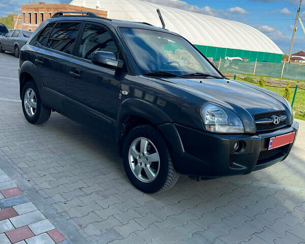 Сірий Хендай Туксон, об'ємом двигуна 2 л та пробігом 172 тис. км за 8550 $, фото 7 на Automoto.ua