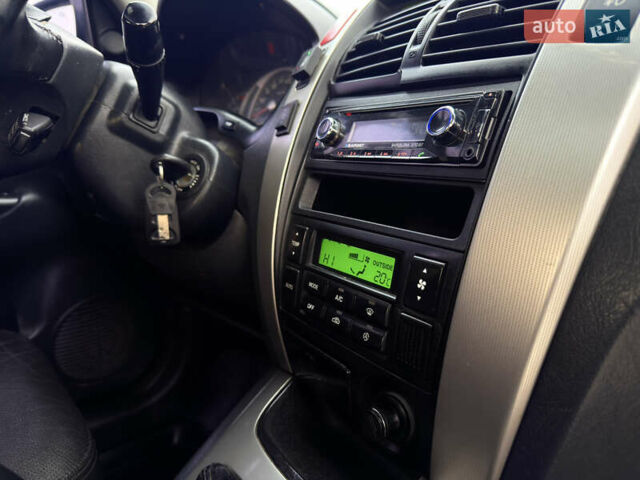 Хендай Туксон 2008 у Мене на Automoto.ua Сірий Хендай Туксон, об'ємом двигуна 1.98 л та пробігом 242 тис. км за 7600 $, фото 18 на Automoto.ua