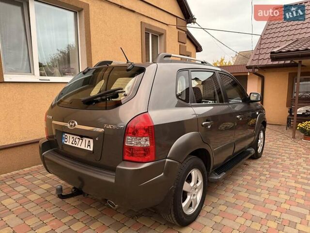 Хендай Туксон 2008 в Миргороде на Automoto.ua Серый Хендай Туксон, объемом двигателя 1.98 л и пробегом 177 тыс. км за 7950 $, фото 11 на Automoto.ua