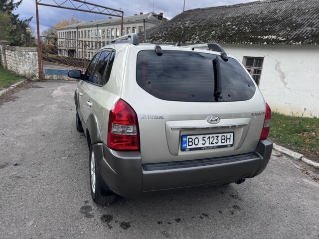 Хендай Туксон 2008 в Жмеренке на Automoto.ua Серый Хендай Туксон, объемом двигателя 2 л и пробегом 228 тыс. км за 6900 $, фото 8 на Automoto.ua