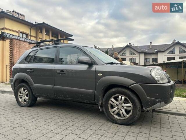 Сірий Хендай Туксон, об'ємом двигуна 1.99 л та пробігом 221 тис. км за 6000 $, фото 30 на Automoto.ua