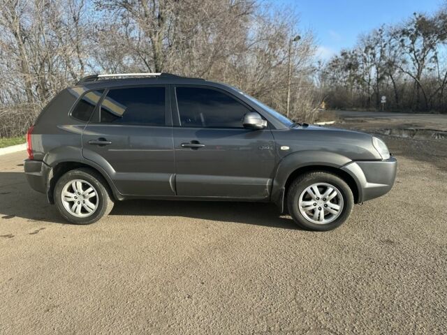 Серый Хендай Туксон, объемом двигателя 0 л и пробегом 170 тыс. км за 8500 $, фото 20 на Automoto.ua