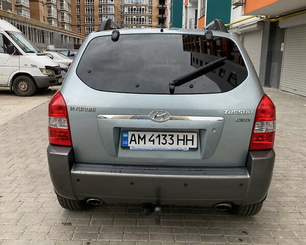 Серый Хендай Туксон, объемом двигателя 2 л и пробегом 281 тыс. км за 8700 $, фото 3 на Automoto.ua