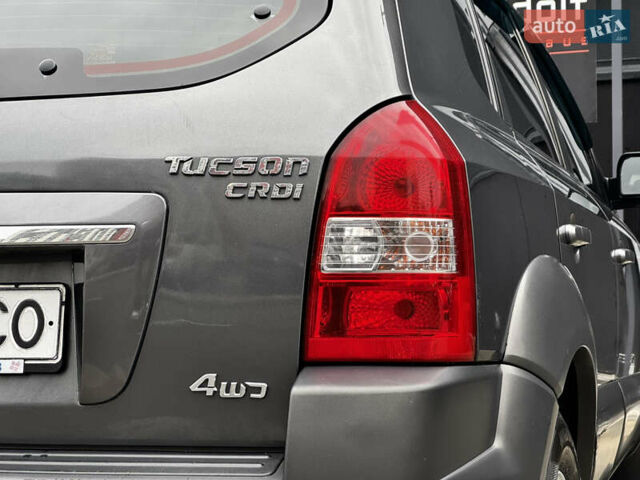 Сірий Хендай Туксон, об'ємом двигуна 2 л та пробігом 213 тис. км за 8500 $, фото 17 на Automoto.ua