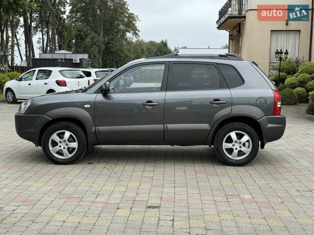 Серый Хендай Туксон, объемом двигателя 2 л и пробегом 187 тыс. км за 7900 $, фото 12 на Automoto.ua