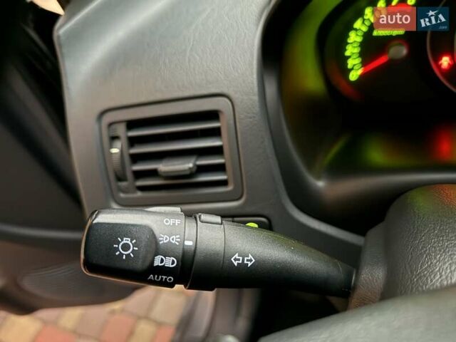 Хендай Туксон 2008 в Миргороде на Automoto.ua Серый Хендай Туксон, объемом двигателя 1.98 л и пробегом 177 тыс. км за 7950 $, фото 36 на Automoto.ua