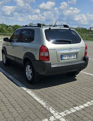 Сірий Хендай Туксон, об'ємом двигуна 1.98 л та пробігом 177 тис. км за 8500 $, фото 5 на Automoto.ua