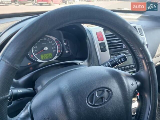 Хендай Туксон 2008 у Полтаві на Automoto.ua Сірий Хендай Туксон, об'ємом двигуна 2 л та пробігом 222 тис. км за 7200 $, фото 21 на Automoto.ua