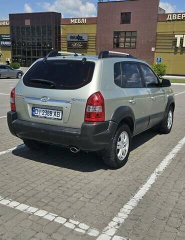 Сірий Хендай Туксон, об'ємом двигуна 1.98 л та пробігом 177 тис. км за 8500 $, фото 3 на Automoto.ua