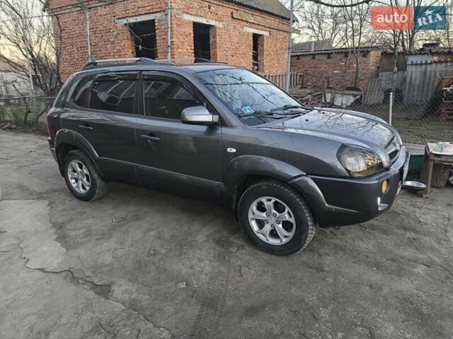 Серый Хендай Туксон, объемом двигателя 2 л и пробегом 197 тыс. км за 8700 $, фото 23 на Automoto.ua