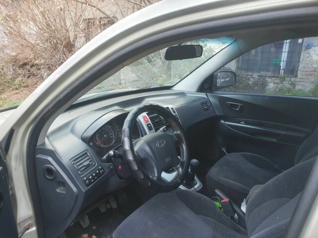 Хендай Туксон 2008 у Тернополі на Automoto.ua Сірий Хендай Туксон, об'ємом двигуна 2 л та пробігом 186 тис. км за 6600 $, фото 17 на Automoto.ua