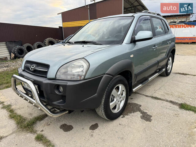 Хендай Туксон 2008 в Новой Ушице на Automoto.ua Серый Хендай Туксон, объемом двигателя 1.98 л и пробегом 229 тыс. км за 8200 $, фото 4 на Automoto.ua