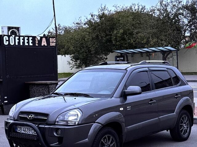 Сірий Хендай Туксон, об'ємом двигуна 2 л та пробігом 240 тис. км за 7850 $, фото 2 на Automoto.ua