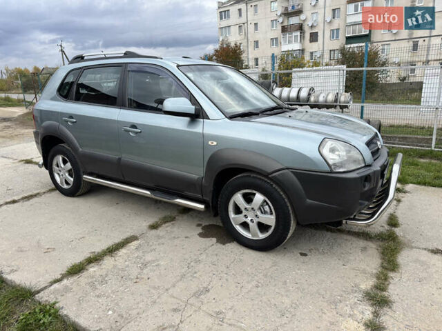 Хендай Туксон 2008 в Новой Ушице на Automoto.ua Серый Хендай Туксон, объемом двигателя 1.98 л и пробегом 229 тыс. км за 8200 $, фото 2 на Automoto.ua