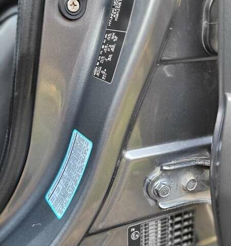 Серый Хендай Туксон, объемом двигателя 1.98 л и пробегом 190 тыс. км за 8500 $, фото 9 на Automoto.ua