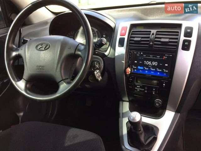 Хендай Туксон 2008 в Турке на Automoto.ua Серый Хендай Туксон, объемом двигателя 2 л и пробегом 274 тыс. км за 7200 $, фото 16 на Automoto.ua