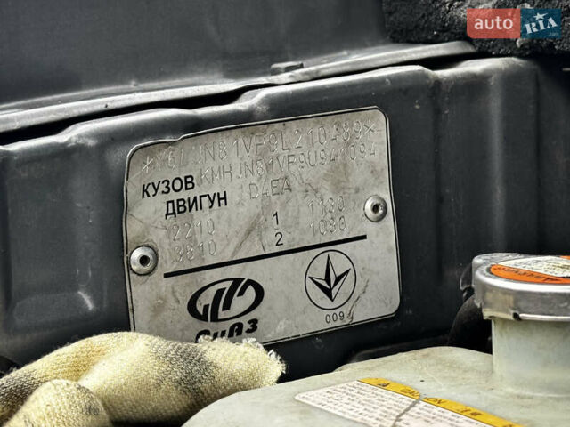 Сірий Хендай Туксон, об'ємом двигуна 2 л та пробігом 213 тис. км за 8500 $, фото 12 на Automoto.ua