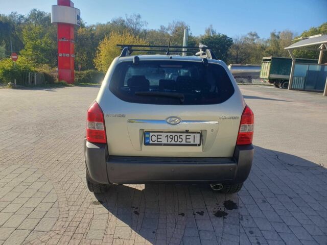 Хендай Туксон 2008 у Тернополі на Automoto.ua Сірий Хендай Туксон, об'ємом двигуна 2 л та пробігом 186 тис. км за 6600 $, фото 4 на Automoto.ua