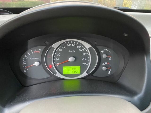 Сірий Хендай Туксон, об'ємом двигуна 2 л та пробігом 170 тис. км за 7600 $, фото 18 на Automoto.ua