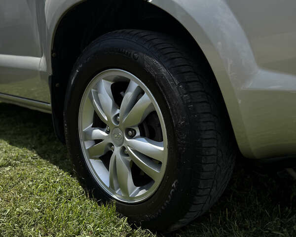 Сірий Хендай Туксон, об'ємом двигуна 2 л та пробігом 188 тис. км за 9200 $, фото 8 на Automoto.ua