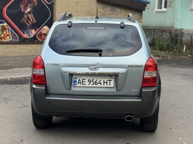 Сірий Хендай Туксон, об'ємом двигуна 2 л та пробігом 169 тис. км за 8000 $, фото 1 на Automoto.ua