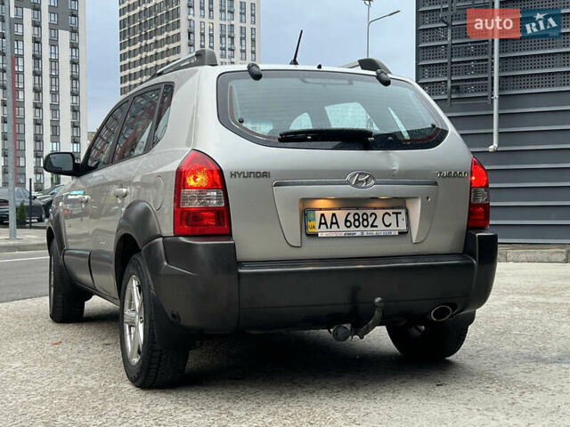 Хендай Туксон 2008 в Киеве на Automoto.ua Серый Хендай Туксон, объемом двигателя 2 л и пробегом 187 тыс. км за 7250 $, фото 19 на Automoto.ua