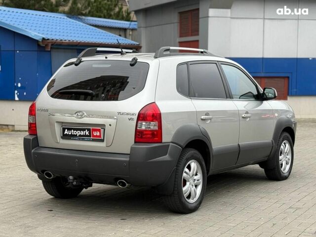 Сірий Хендай Туксон, об'ємом двигуна 2.7 л та пробігом 210 тис. км за 9290 $, фото 5 на Automoto.ua