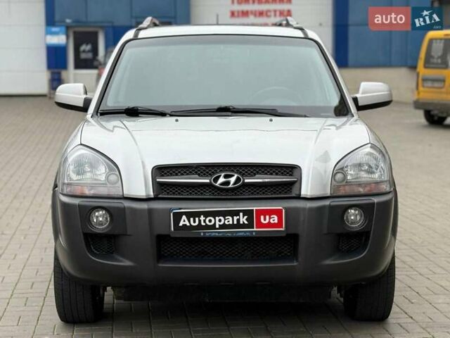 Серый Хендай Туксон, объемом двигателя 2.7 л и пробегом 210 тыс. км за 9290 $, фото 1 на Automoto.ua